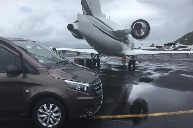 Mercedes 7 Seat Limousine Cairns Airport To Port Douglas - thumb 4