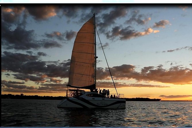 Hervey Bay Champagne Sunset Sail - thumb 5