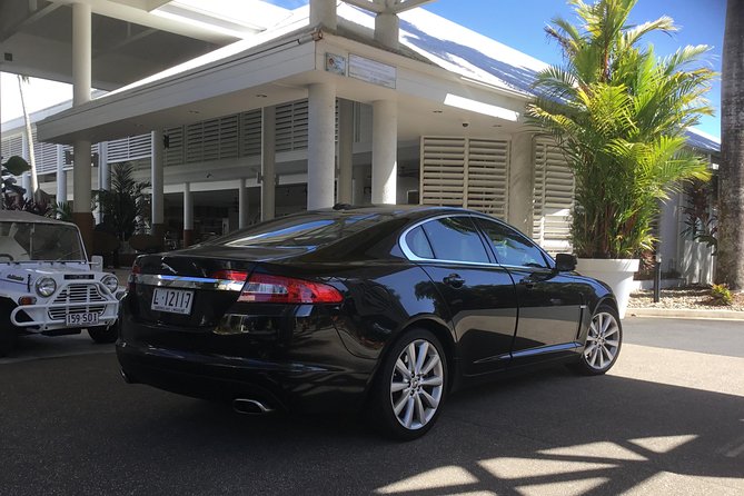 Jaguar Limousine Transfer Cairns Airport To City Or Return - thumb 4