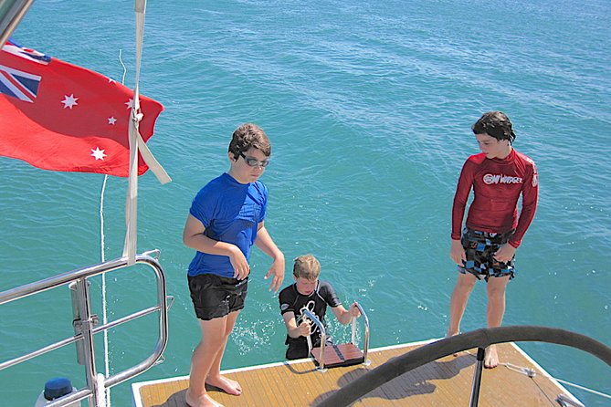 Sailing Curlew Escape On Moreton Bay - thumb 9