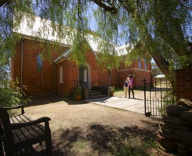 Holy Trinity Church - Wagga Wagga Accommodation